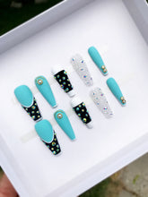 Load image into Gallery viewer, Breakfast At Tiffany's